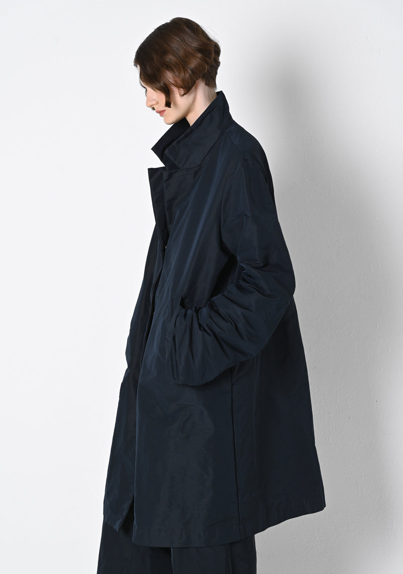 Mantel Revers, extreme Taft, night