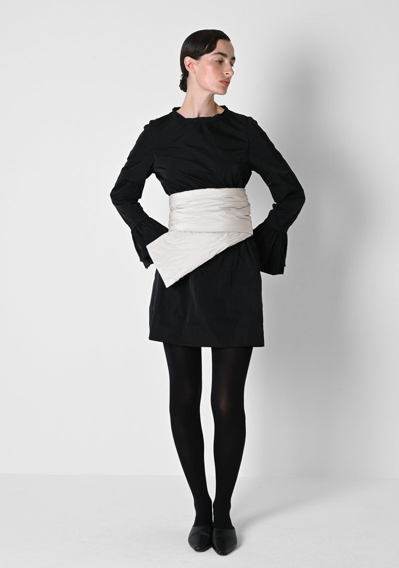 Scarf, taffetas, chalk